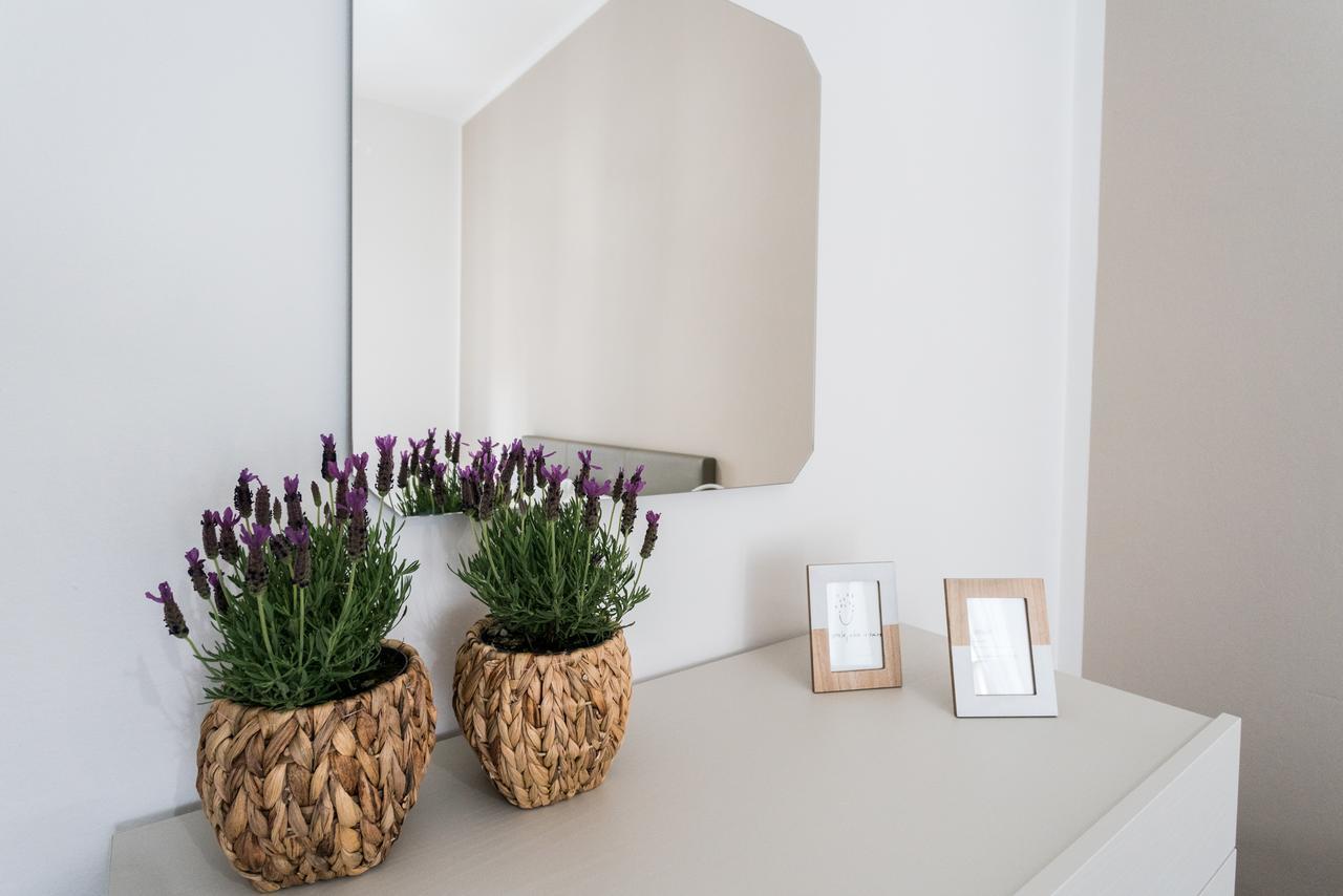 Central & Modern Apartment By Rent All Como Eksteriør billede